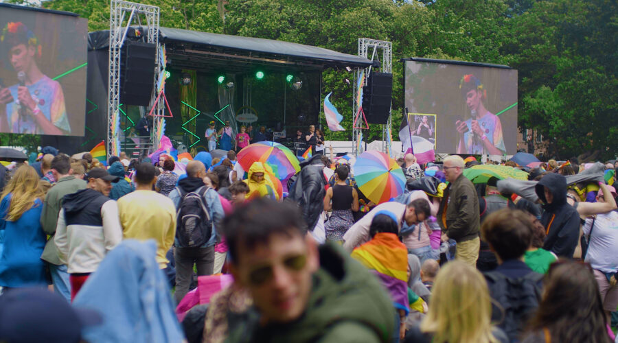 crowd-at-concert